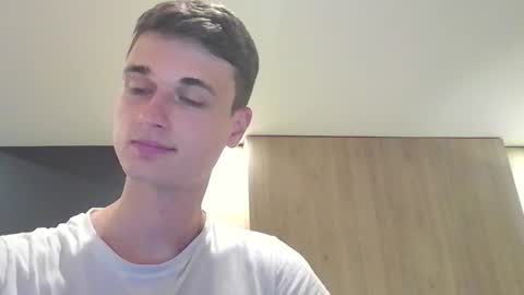 Snapshot of london_tomy chatting on September 2025 12:58:02 AM london_tomy online show from September 2025 12:58:02 AM