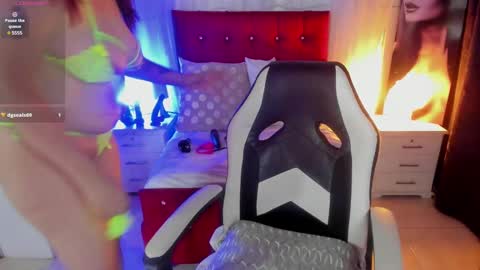 Jennifer  online show from February 2025 10:32:01 PM