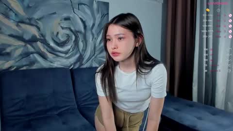 Snapshot of loney__tunes chatting on February 2025 03:38:01 PM Shy EvaStreams are everyday 9 AM - 3 PM GMT 3 online show from February 2025 03:38:01 PM