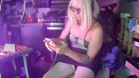 longbeachcd69 online show from October 2025 08:25:01 AM