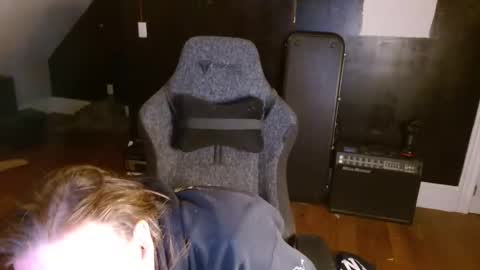 Snapshot of longhair021 chatting on December 2024 01:36:02 AM longhair online show from December 2024 01:36:02 AM