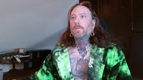 Snapshot of longhair021 chatting on January 2025 08:26:02 PM longhair online show from January 2025 08:26:02 PM