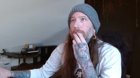 Snapshot of longhair021 chatting on January 2025 06:46:01 PM longhair online show from January 2025 06:46:01 PM