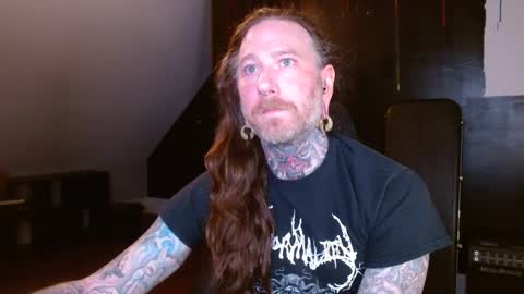 Snapshot of longhair021 chatting on February 2025 01:31:01 AM longhair online show from February 2025 01:31:01 AM