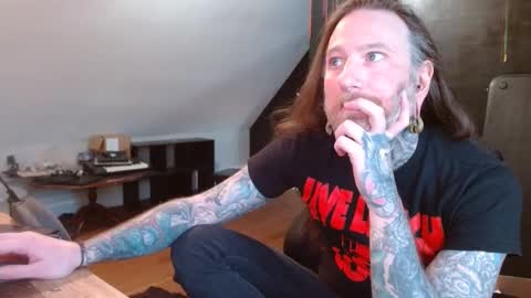 Snapshot of longhair021 chatting on March 2025 10:19:02 PM longhair online show from March 2025 10:19:02 PM