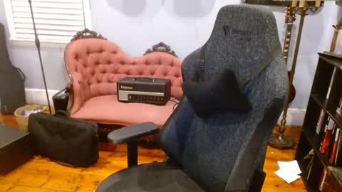 Snapshot of longhair021 chatting on September 2025 11:59:02 PM longhair online show from September 2025 11:59:02 PM