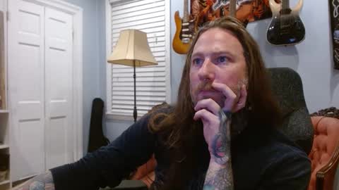 Snapshot of longhair021 chatting on September 2025 10:13:01 PM longhair online show from September 2025 10:13:01 PM