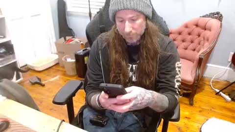 Snapshot of longhair021 chatting on October 2025 04:24:02 AM longhair online show from October 2025 04:24:02 AM