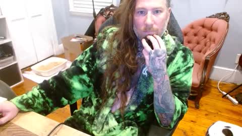 Snapshot of longhair021 chatting on October 2025 07:13:02 PM longhair online show from October 2025 07:13:02 PM