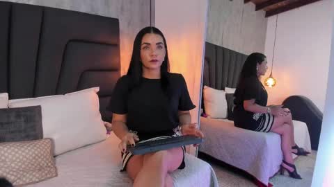 Snapshot of longina_ chatting on May 2026 08:06:02 PM Longina online show from May 2026 08:06:02 PM