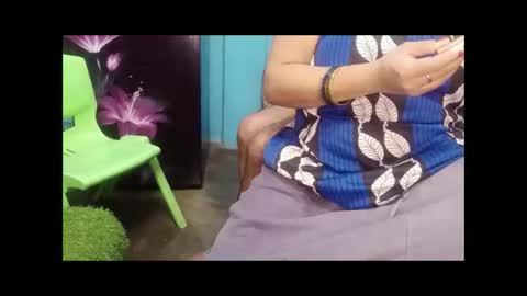 Snapshot of longsexji chatting on November 2025 06:21:01 PM Shy Housewife online show from November 2025 06:21:01 PM