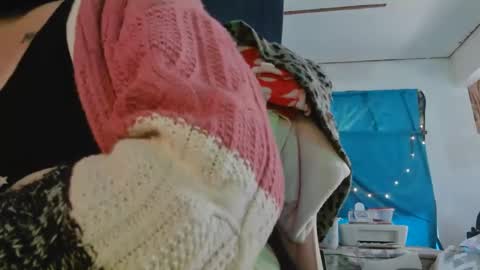 Londoncashmere69  online show from December 2024 04:25:01 PM