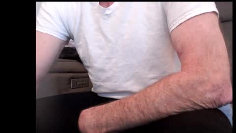 looking469 online show from November 2025 06:30:01 PM