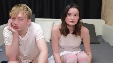 Jean and Isa right couple Mark and Eva left couple online show from November 2025 09:19:02 AM