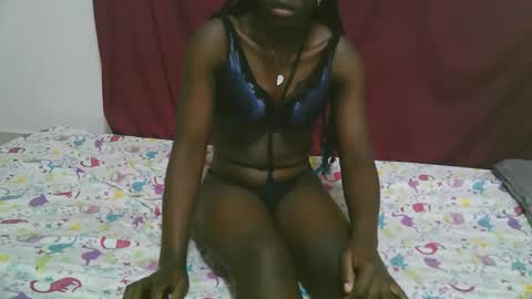 lora_amor online show from October 2025 06:37:01 AM