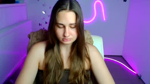 Snapshot of lora_kisses chatting on June 2026 06:00:01 AM Lora online show from June 2026 06:00:01 AM