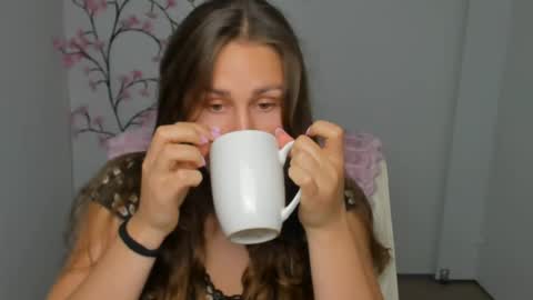 Snapshot of lora_kisses chatting on June 2026 05:35:02 AM Lora online show from June 2026 05:35:02 AM