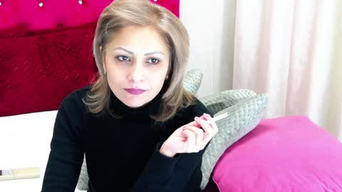 loradelniro1 online show from December 2024 01:17:02 PM