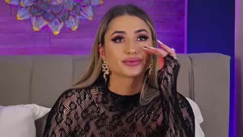 Lora online show from January 2026 08:44:02 PM