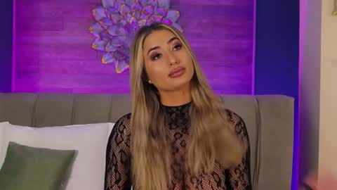 Lora online show from April 2026 07:25:02 PM