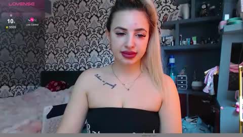 Queen LoraSinClare online show from March 2026 07:36:02 AM