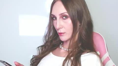 Lora  online show from April 2026 02:47:02 AM