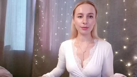 loravine online show from April 2026 01:52:02 PM