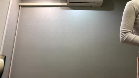 Olivia online show from October 2025 12:45:02 PM