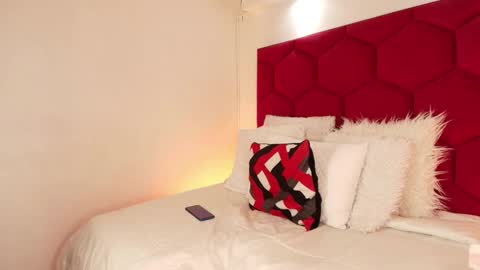 LORELI online show from November 2025 04:10:02 AM