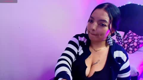 Snapshot of loren_44tits chatting on May 2026 09:12:02 PM Loren online show from May 2026 09:12:02 PM