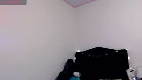 Snapshot of loren_44tits chatting on June 2026 03:14:01 PM Loren online show from June 2026 03:14:01 PM