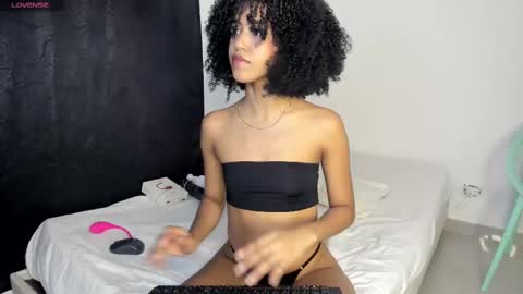 Lorena online show from November 2025 08:29:01 PM