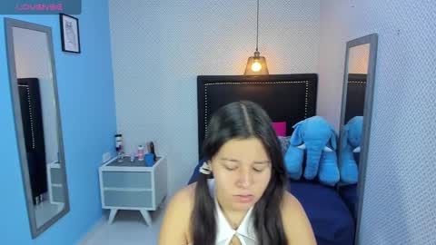 Snapshot of lorenadavies chatting on January 2025 12:27:01 PM lorenadavies online show from January 2025 12:27:01 PM