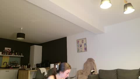 Amelia online show from September 2025 06:53:02 PM