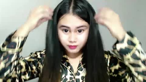 LOREN online show from January 2025 05:26:02 PM