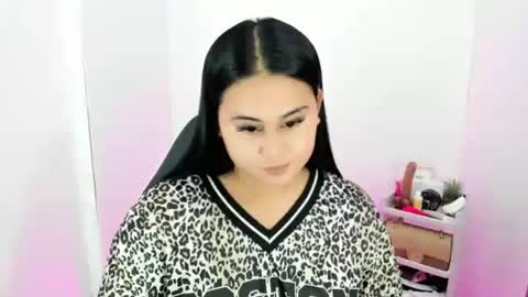 LOREN online show from September 2025 08:37:01 AM