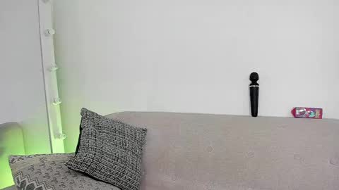 L O R E N online show from March 2025 03:51:01 PM