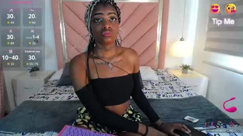 Loret Silk online show from September 2025 08:08:01 PM