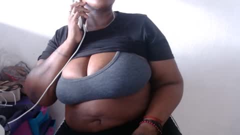 Snapshot of loretybighot chatting on December 2024 08:18:01 PM loretybighot online show from December 2024 08:18:01 PM