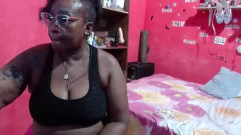 Snapshot of loretybighot chatting on September 2025 12:38:01 PM loretybighot online show from September 2025 12:38:01 PM