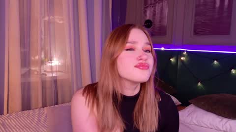 Lori online show from December 2024 07:43:02 PM