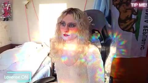 Lori -----------------------------------    online show from March 2026 01:18:01 PM