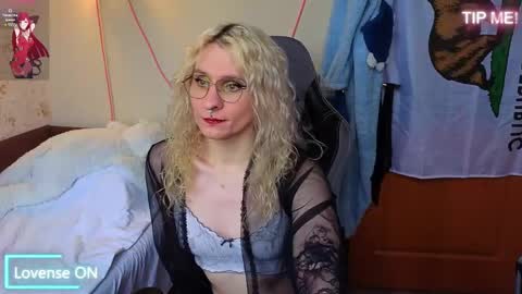 Snapshot of lori_myaf chatting on April 2026 01:14:02 PM Lori ----------------------------------- online show from April 2026 01:14:02 PM