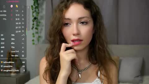 Naomi online show from October 2025 10:29:01 PM