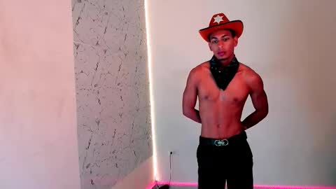 Lorian Vikel  online show from September 2025 09:50:01 PM