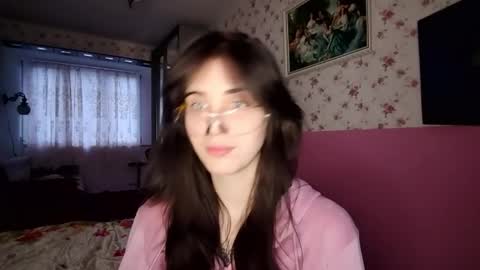 Kira online show from December 2025 07:17:01 AM