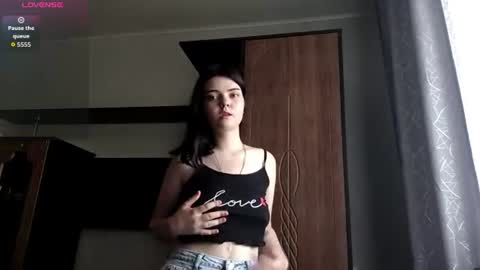 Snapshot of loudeguise chatting on August 2026 05:50:02 AM Esma online show from August 2026 05:50:02 AM