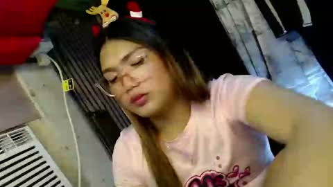 Snapshot of louheart chatting on December 2024 01:49:02 PM Sweet online show from December 2024 01:49:02 PM
