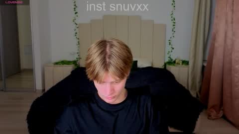 louie_evans online show from October 2025 09:05:02 PM