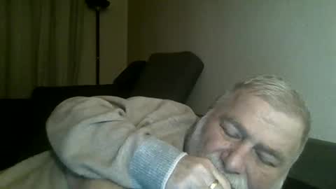 Snapshot of louis_chokdee chatting on December 2024 05:11:01 PM louis_chokdee online show from December 2024 05:11:01 PM